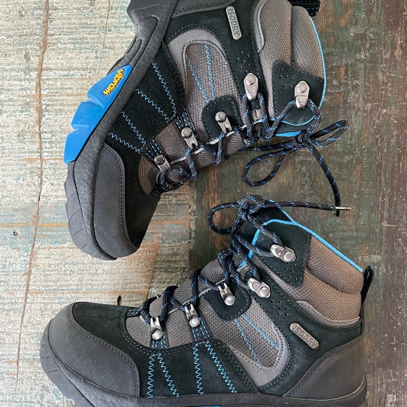 NWT! Mountain Warehouse Edinburgh Vibram Waterproof Boots (size 4, UK 34) - Picture 11 of 16